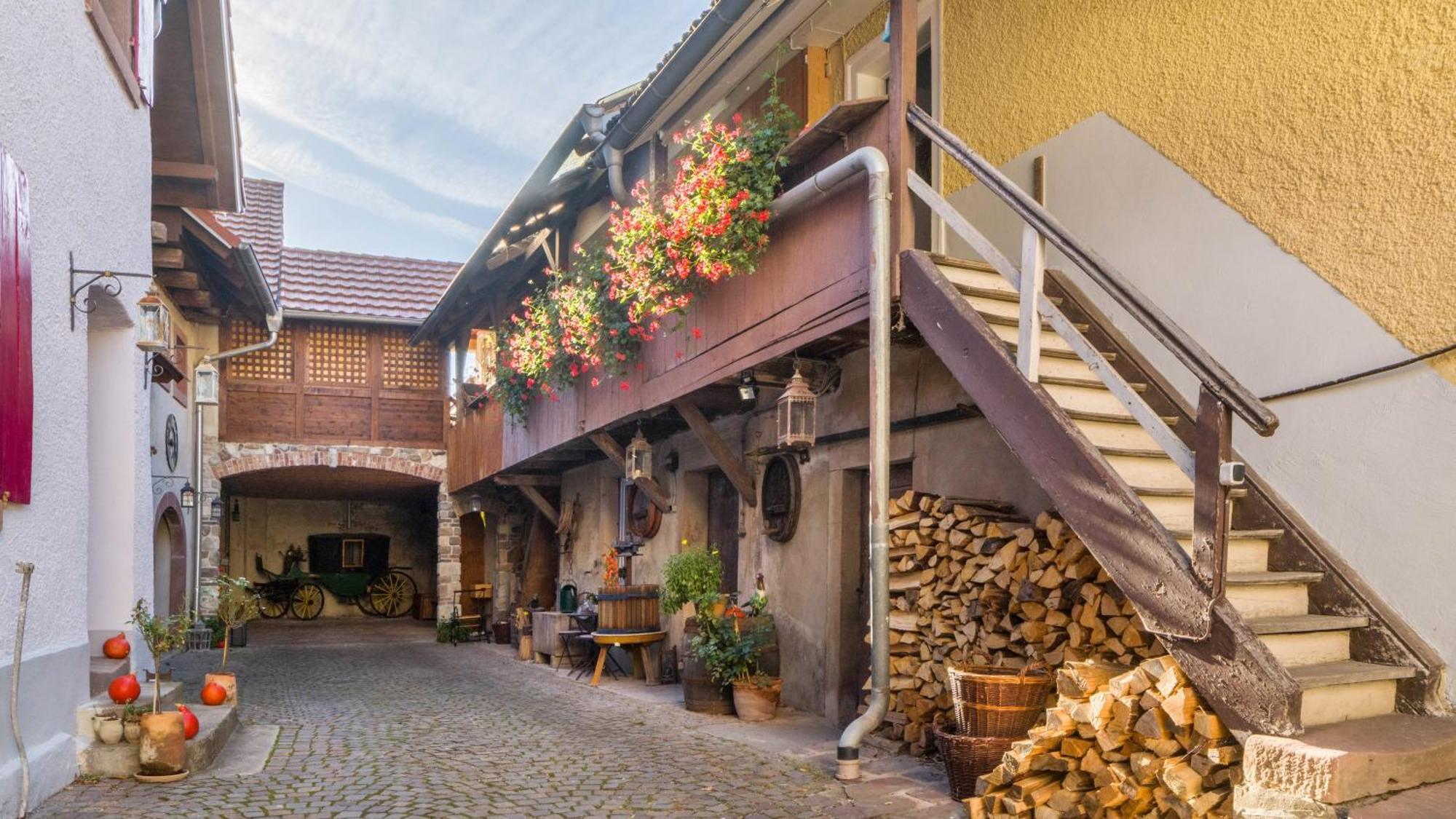 Ferienwohnungen Altes Rathaus Vogtsburg Dış mekan fotoğraf